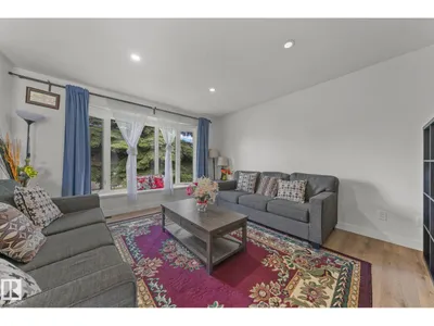 4119 18 AV NW photo 4