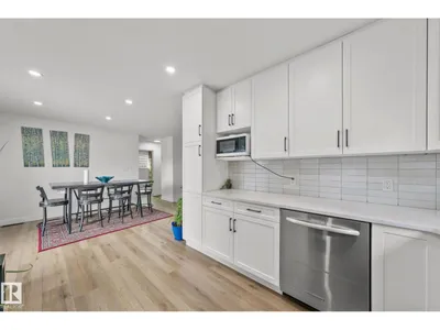 4119 18 AV NW photo 10