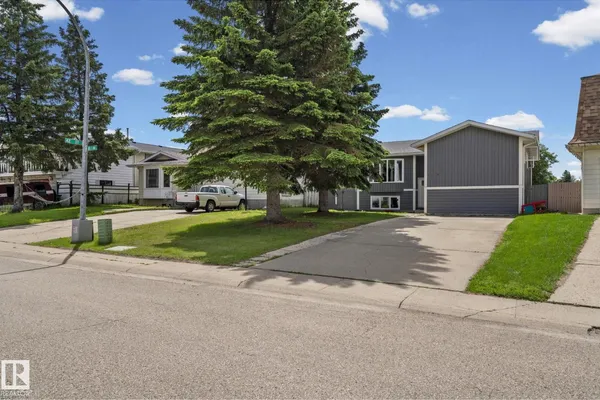 4119 18 AV NW photo 2