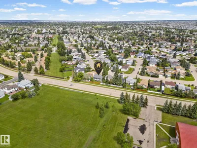4119 18 AV NW photo 41