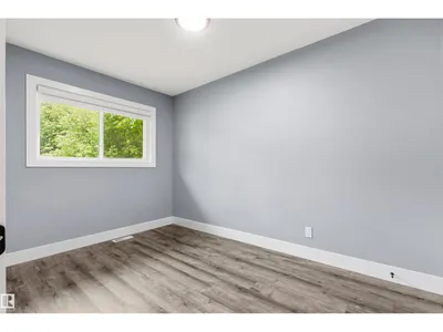 7924 89 AV NW photo 23