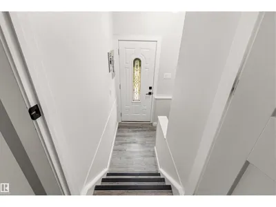 7924 89 AV NW photo 28
