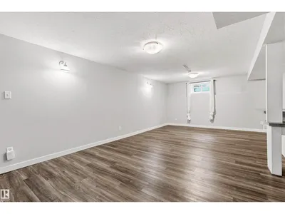 7924 89 AV NW photo 31
