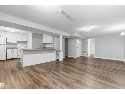 7924 89 AV NW photo 36