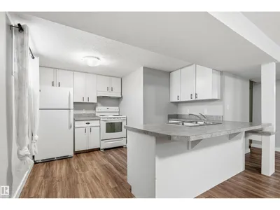 7924 89 AV NW photo 37
