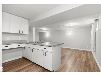 7924 89 AV NW photo 40