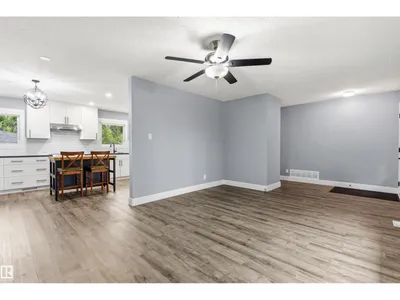 7924 89 AV NW photo 7