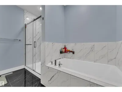 2011 18 AV NW photo 30