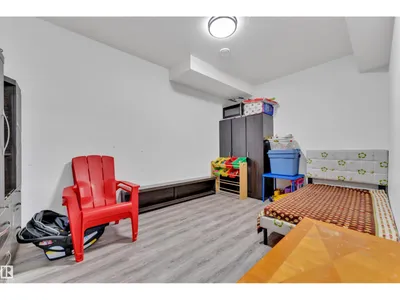 2011 18 AV NW photo 44