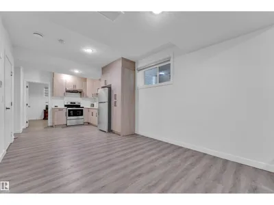 2011 18 AV NW photo 47