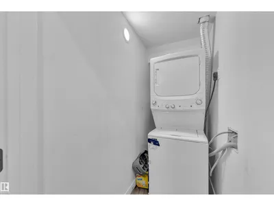 2011 18 AV NW photo 52