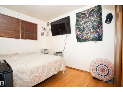 5307 105 ST NW photo 13
