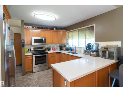 5307 105 ST NW photo 9