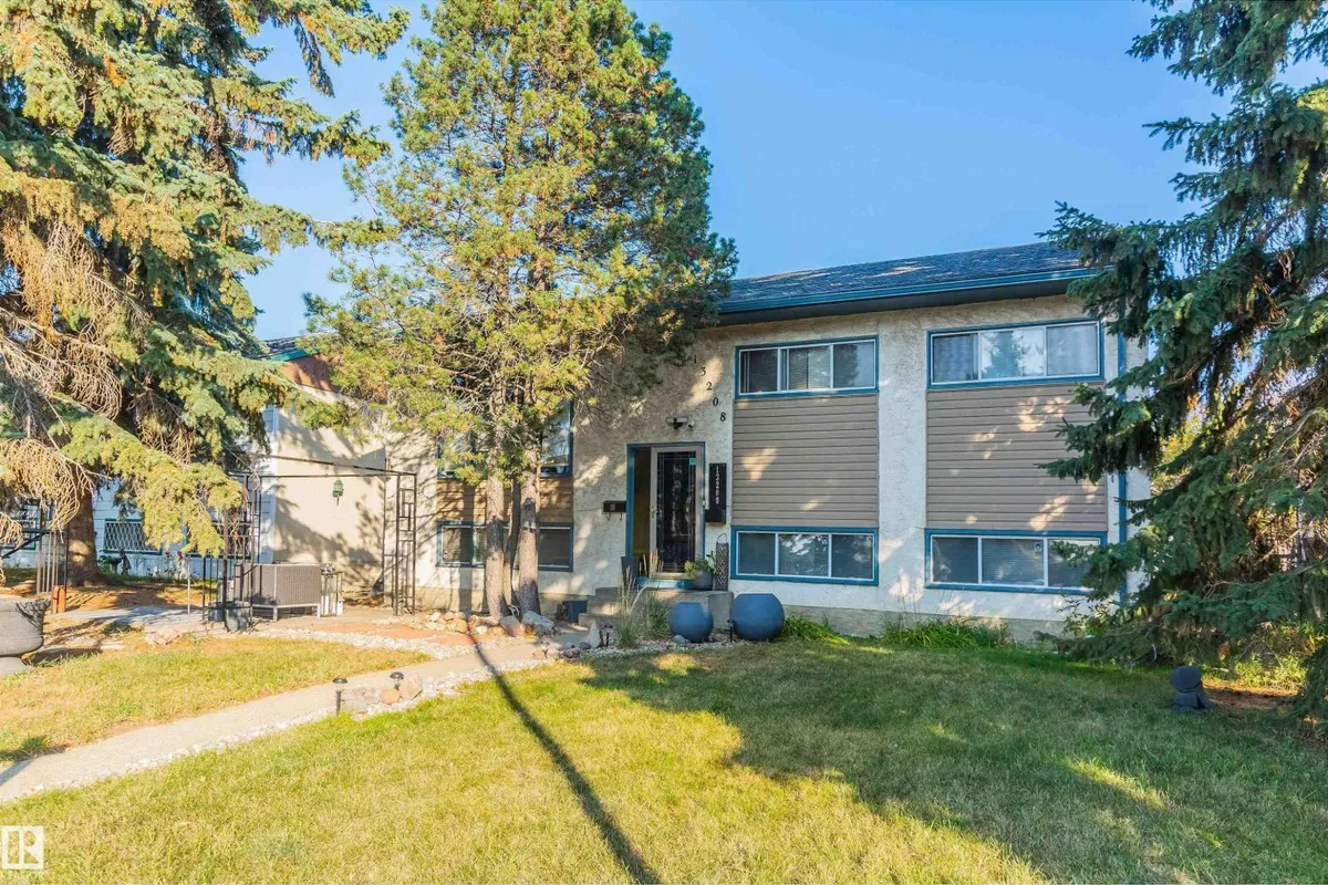 13208 128 AV NW exterior