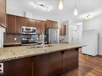106 320 Ambleside LI SW SW photo 16