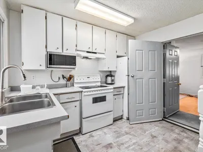 11428 79 AV NW photo 23