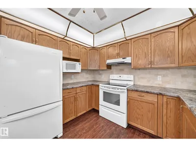 #109 10945 21 AV NW photo 8