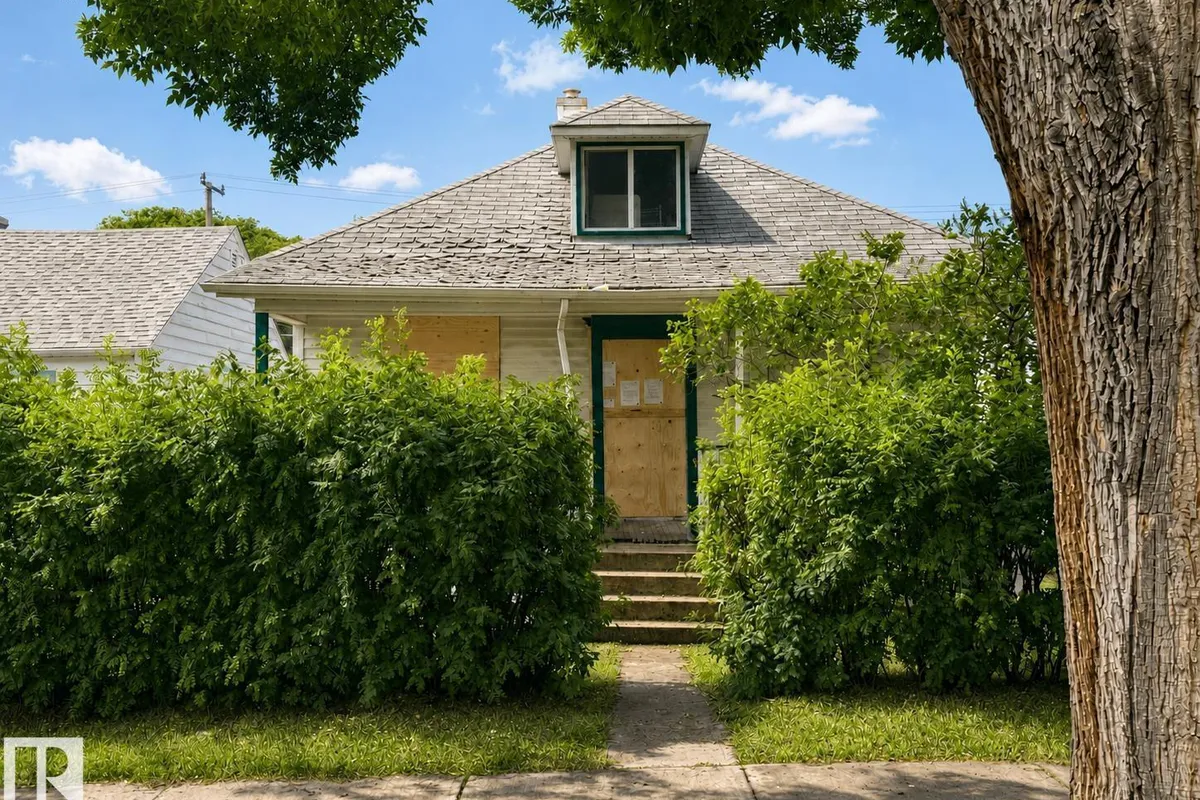 11916 95A ST NW exterior