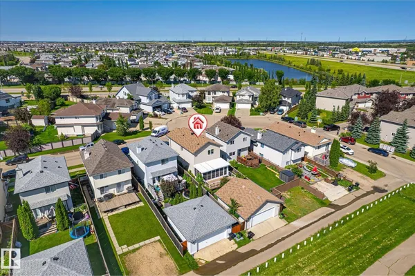 4317 152 AV NW photo 3
