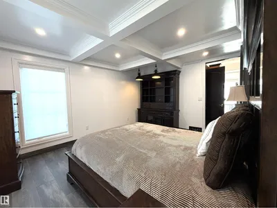 11833 102 AV NW photo 7
