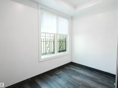 11833 102 AV NW photo 35