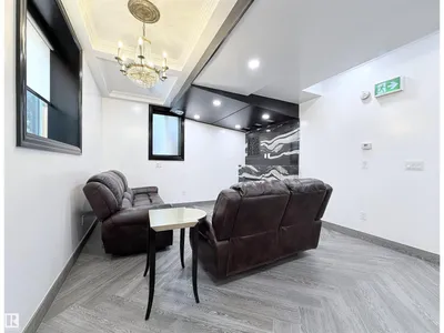 11833 102 AV NW photo 29