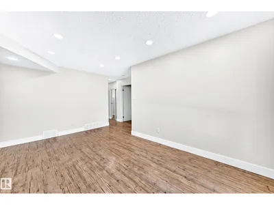 3119 144 AV NW photo 20