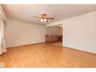 8502 76 AV NW photo 4