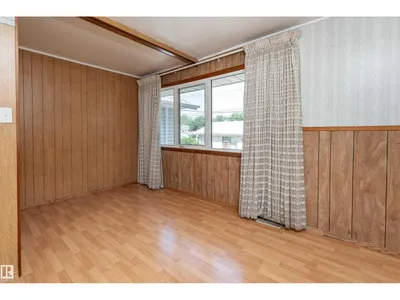 8502 76 AV NW photo 37