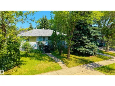 8502 76 AV NW photo 29