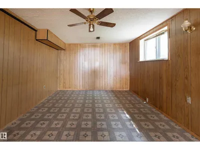 8502 76 AV NW photo 23