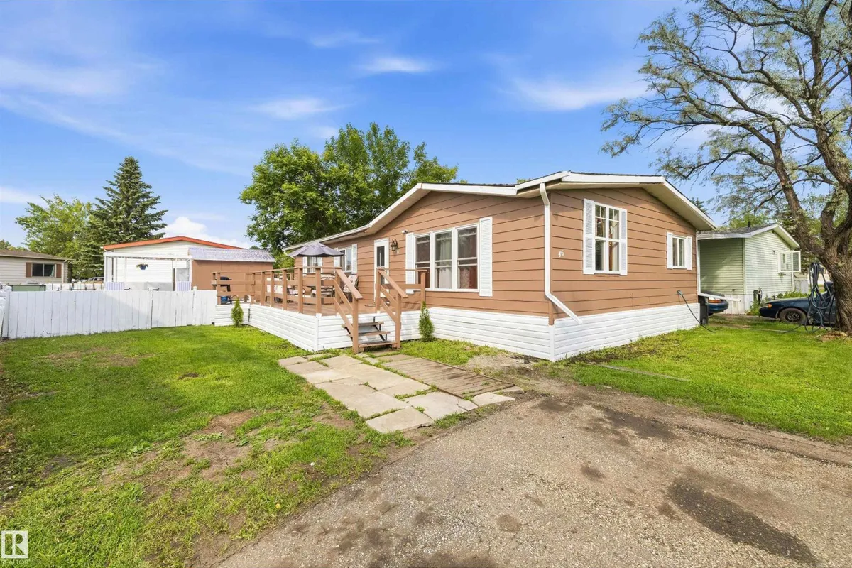 46 Maple TC NW exterior