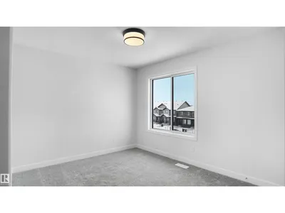 625 176 AV NE photo 16