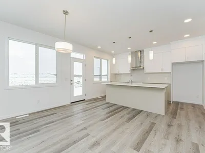 6276 180 AV NW photo 10