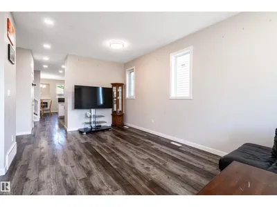 15928 100 AV NW photo 8