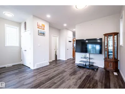 15928 100 AV NW photo 5