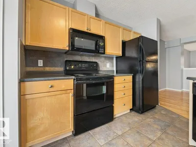 #7 8304 11 AV SW photo 19