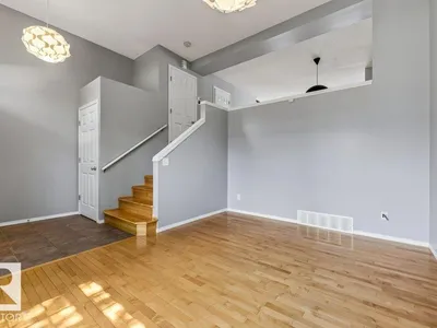 #7 8304 11 AV SW photo 10