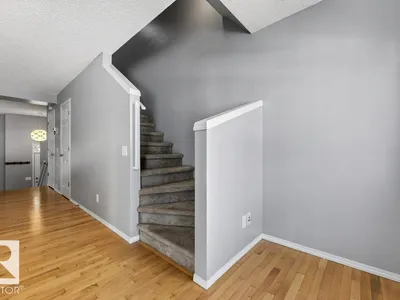 #7 8304 11 AV SW photo 21