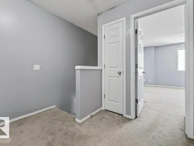 #7 8304 11 AV SW photo 27