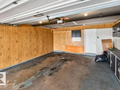 #7 8304 11 AV SW photo 35
