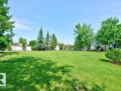 #7 8304 11 AV SW photo 49