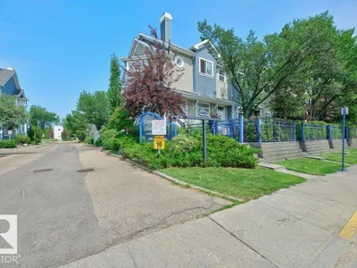 #7 8304 11 AV SW photo 51