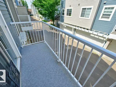 #7 8304 11 AV SW photo 37