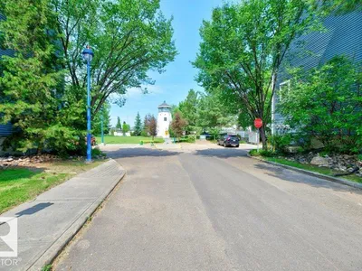 #7 8304 11 AV SW photo 46