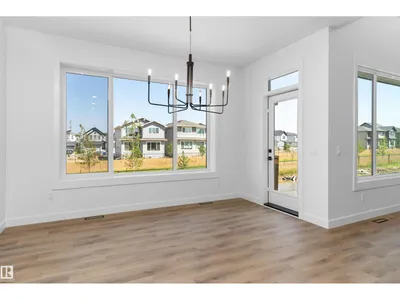 2224 5 AV NW photo 17