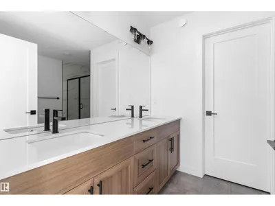 2224 5 AV NW photo 38