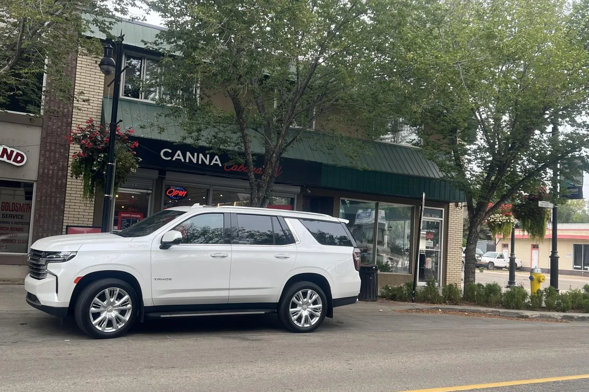 10310 100 Avenue exterior