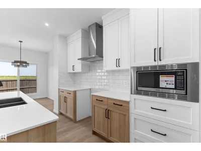 18808 29 AV NW photo 15