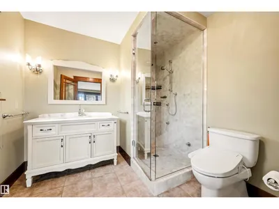 9652 86 AV NW photo 26